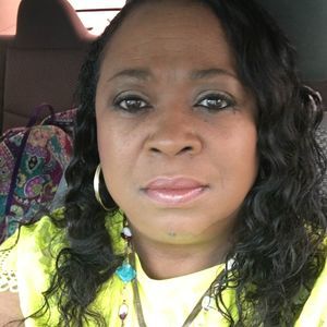 Meet your Posher, Yolanda